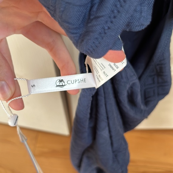 NWT Cupshe Scalloped Cutout One Piece Swimsuit - Picture 3 of 5